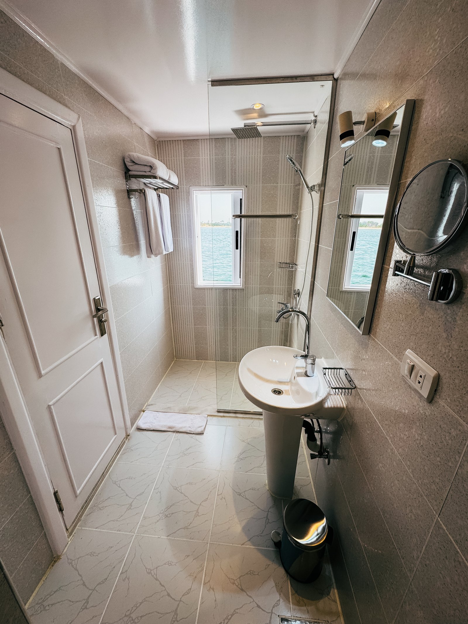 Soul of the Nile luxury bathroom photo 8